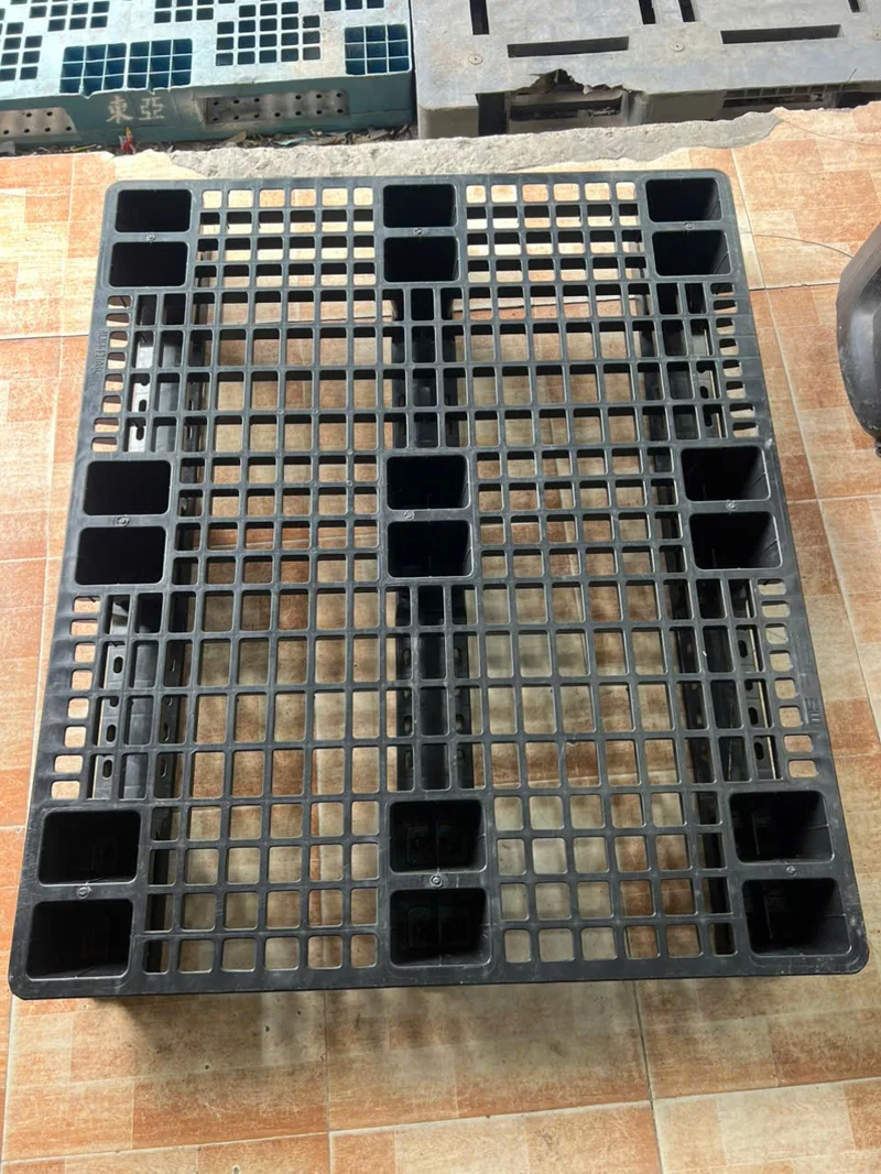 Pallet Nhựa Liền Khối — Tải Trọng Cao, Bền Bỉ Cho Doanh Nghiệp 6 Ứng Dụng Thực Tế Của Pallet Nhựa Liền Khối