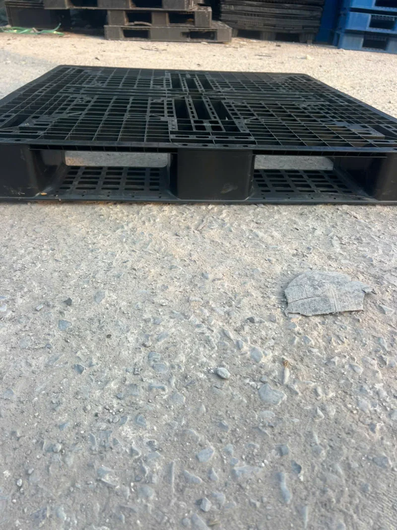 Thanh Lý Pallet Nhựa Cũ - Kho Hàng 10,000+ Tấm Chất Lượng 6 Dịch vụ giao hàng và thu mua pallet nhựa cũ