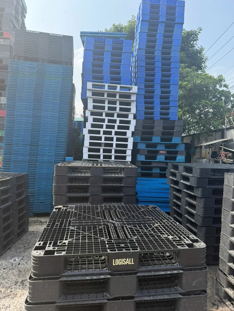 Pallet Nhựa Giá Bao Nhiêu? Yếu Tố Ảnh Hưởng Giá 2026