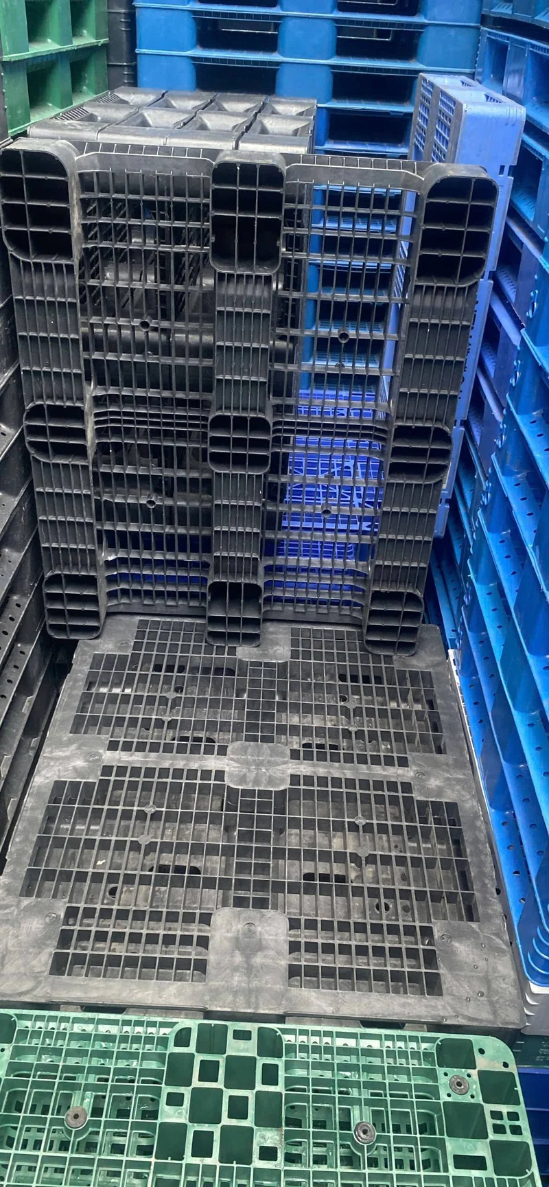 Lợi ích của việc thanh lý pallet nhựa cũ